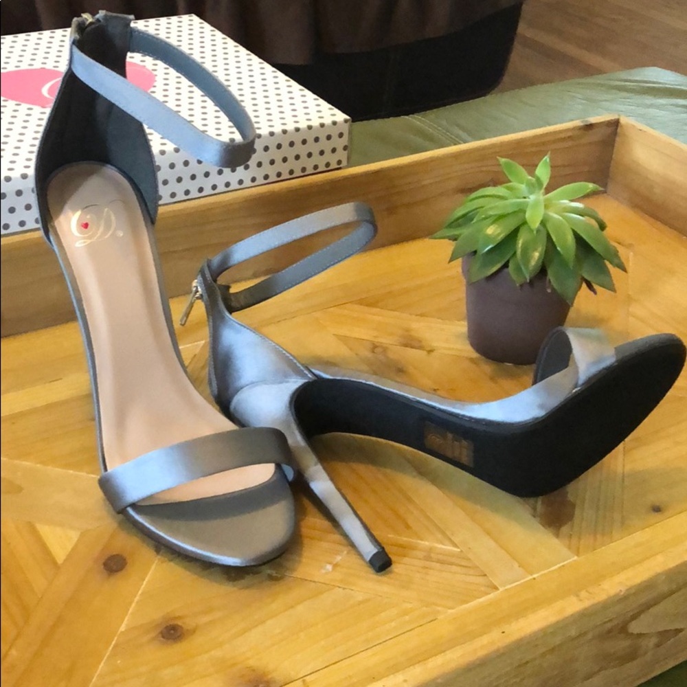 Delicious Shoes - Picture 3 of 11